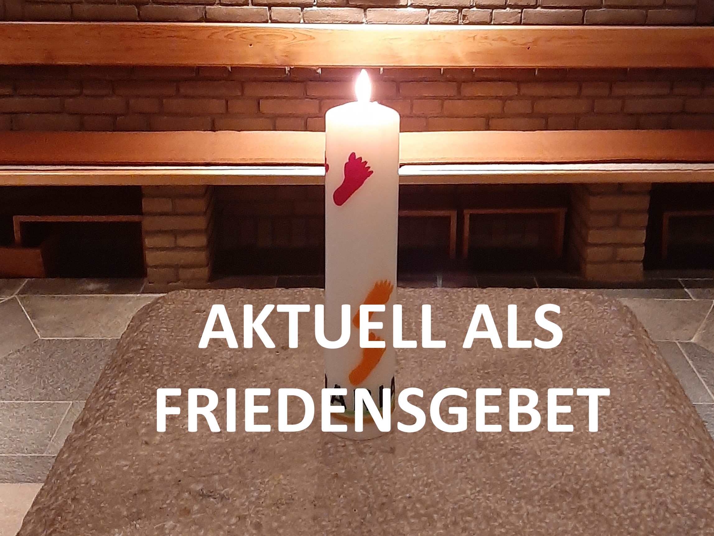 Das Foto zeigt die Kerze, die beim Schritt für Schritt Gebet in der Margaretakirche angezündet wird.