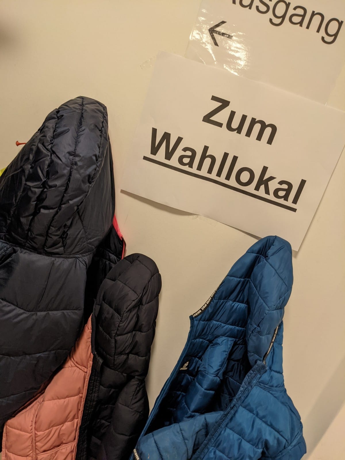 Zum Wahllokal