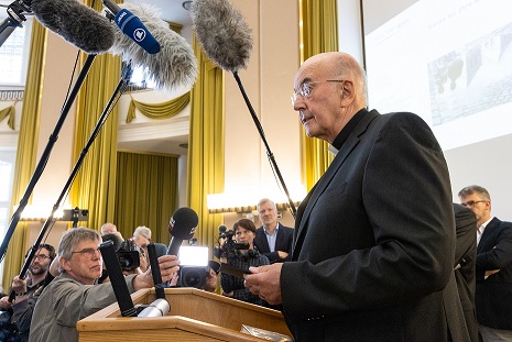 Das Statement von Bischof Felix Genn nach dem Empfang der Missbrauchsstudie