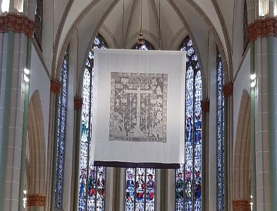 Das Hungertuch aus St. Konrad hängt in der Herz-Jesu-Kirche