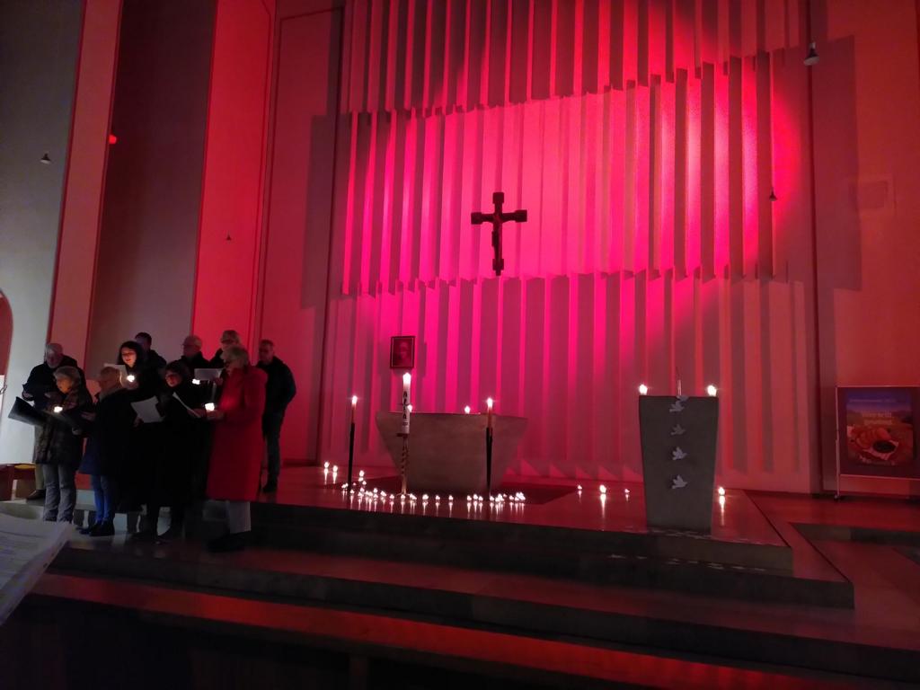 Kerzen und Musik in der Erphokirche
