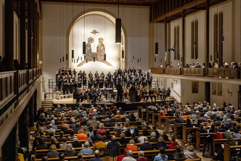 Blick in die Mutterhauskirche