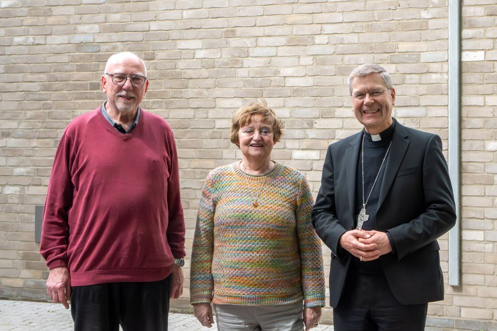 Weihbischof Zekorn beim Besuch in Herz-Jesu