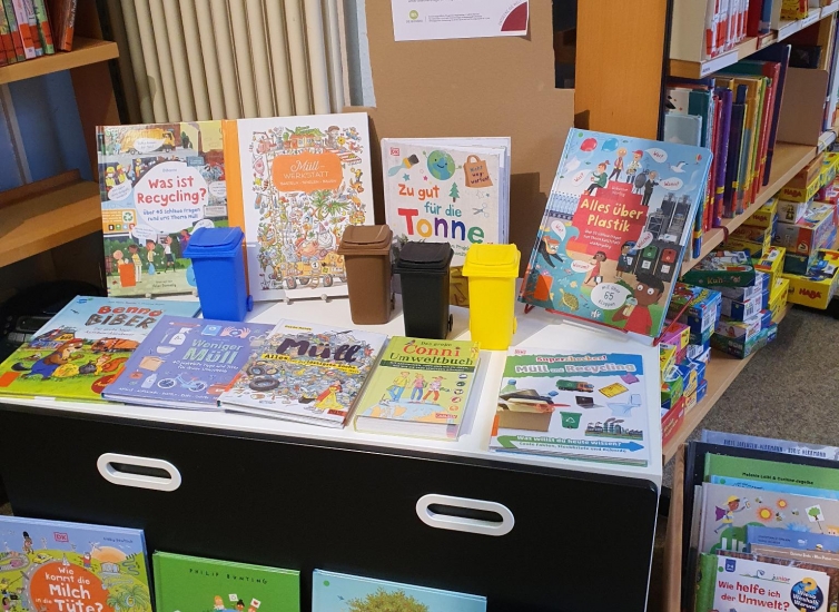 Bücher-Etage: Müllprojekt 2023