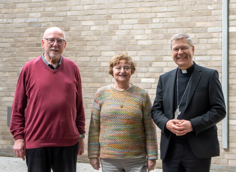 Weihbischof Zekorn beim Besuch in Herz-Jesu