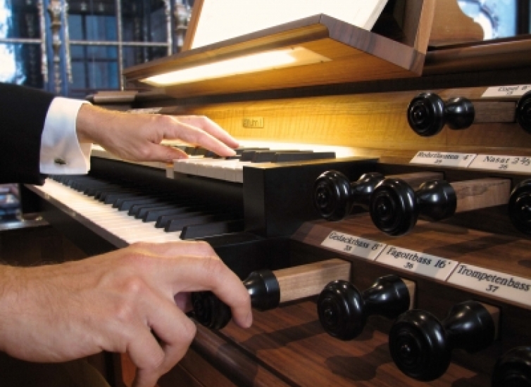 An der Orgel