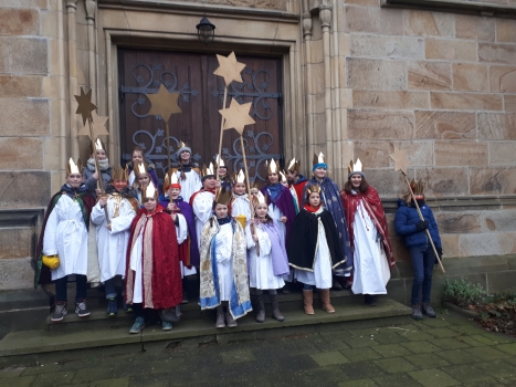 Sternsinger*innen am Kirchort Herz Jesu