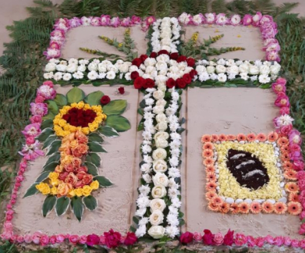 Blütenteppich in der Herz Jesu Kirche