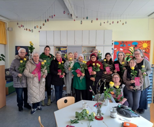 KAB-Frauen überbringen Rosen