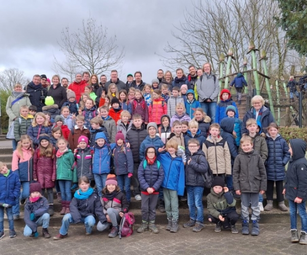 Die Gruppe im Zoo